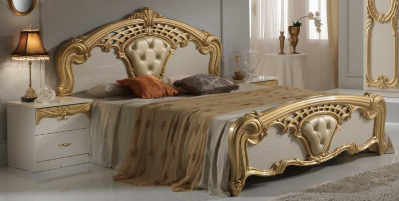 Klassisches Schlafzimmer Set Nachttische Bett Stil Holz Bett Italien Möbel